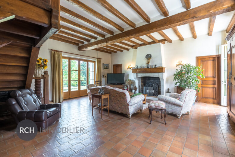 Photos du bien : Exclusivité – Orphin – Belle propriété ancienne avec dépendances