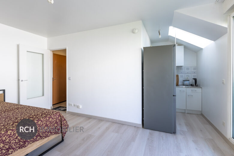 Photos du bien : Exclusivité – Plaisir – Studio avec balcon, dans une copropriété sécurisée