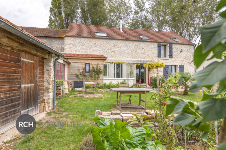 Photos du bien : Beynes – Charmante maison ancienne rénovée