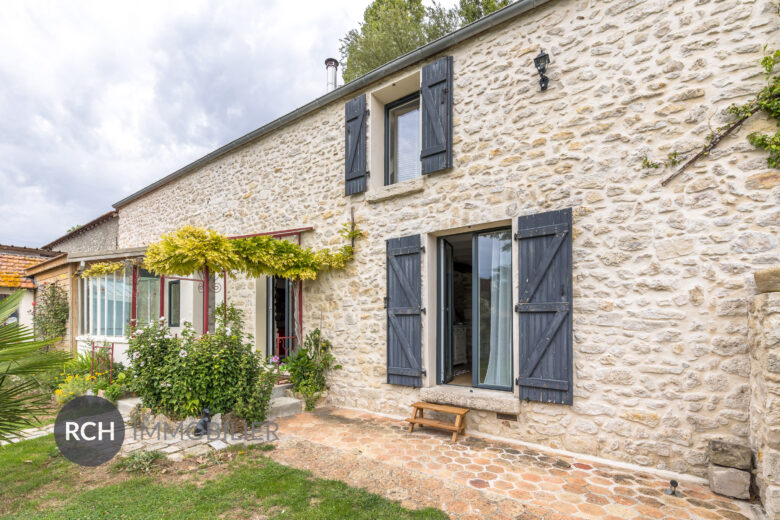 Photos du bien : Beynes – Charmante maison ancienne rénovée