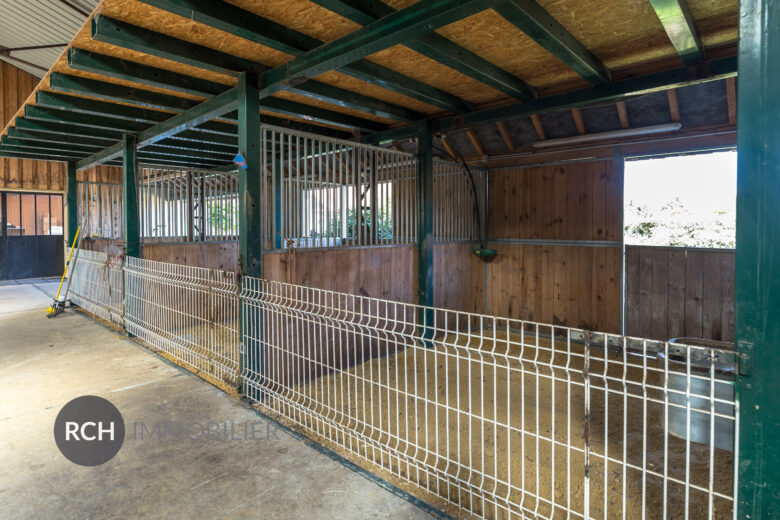 Photos du bien : Boutigny-Prouais – CCPH – Propriété avec dépendances sur un terrain d’1 hectare – idéal cavaliers