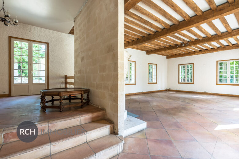 Photos du bien : Neauphle-le-Château – Propriété familiale sur beau terrain arboré