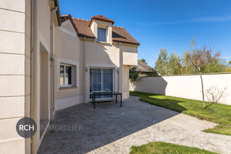 Photos du bien : Auteuil-le-Roi – Maison moderne avec école à pied