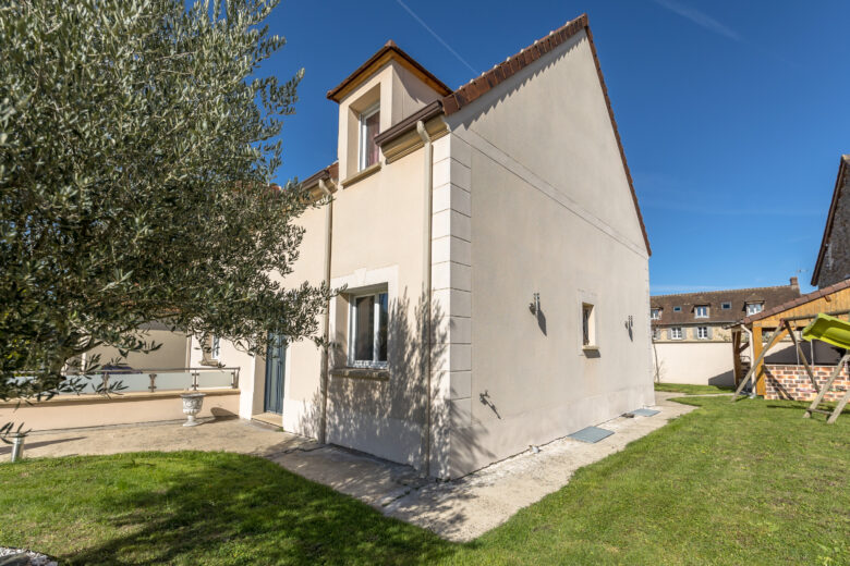 Photos du bien : Auteuil-le-Roi – Maison moderne avec école à pied