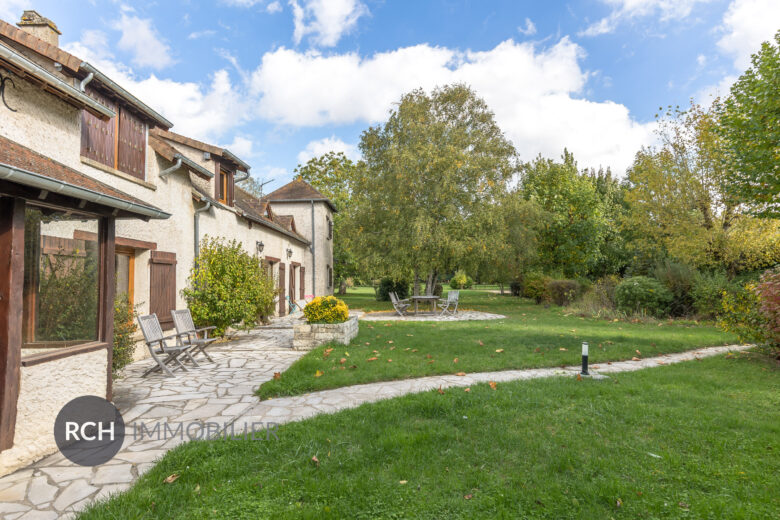 Photos du bien : Boutigny-Prouais – Charmante Maison ancienne du 19ème avec dépendances sur terrain arboré