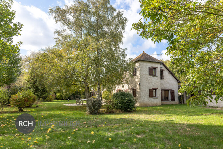 Photos du bien : Boutigny-Prouais – Charmante Maison ancienne du 19ème avec dépendances sur terrain arboré