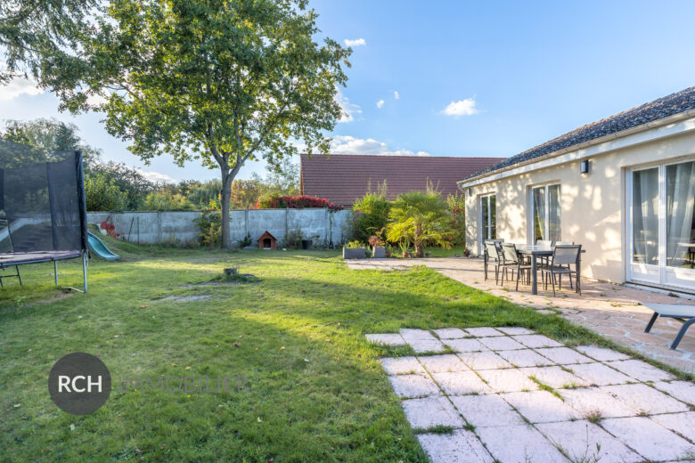 Photos du bien : Exclusivité – Gambais – Jolie maison de plain-pied dans un bel environnement