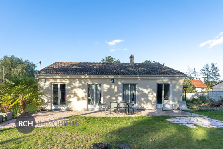 Photos du bien : Exclusivité – Gambais – Jolie maison de plain-pied dans un bel environnement
