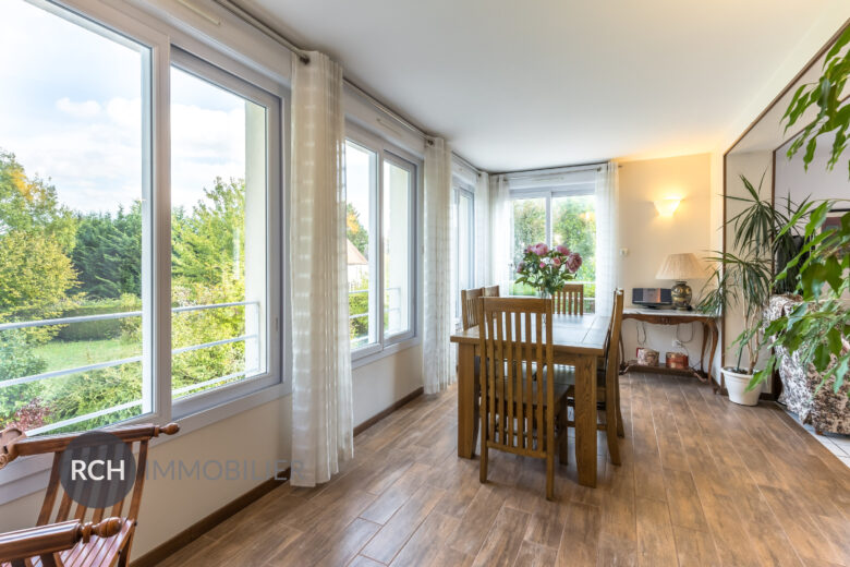 Photos du bien : Méré – Maison familiale avec appartement indépendant