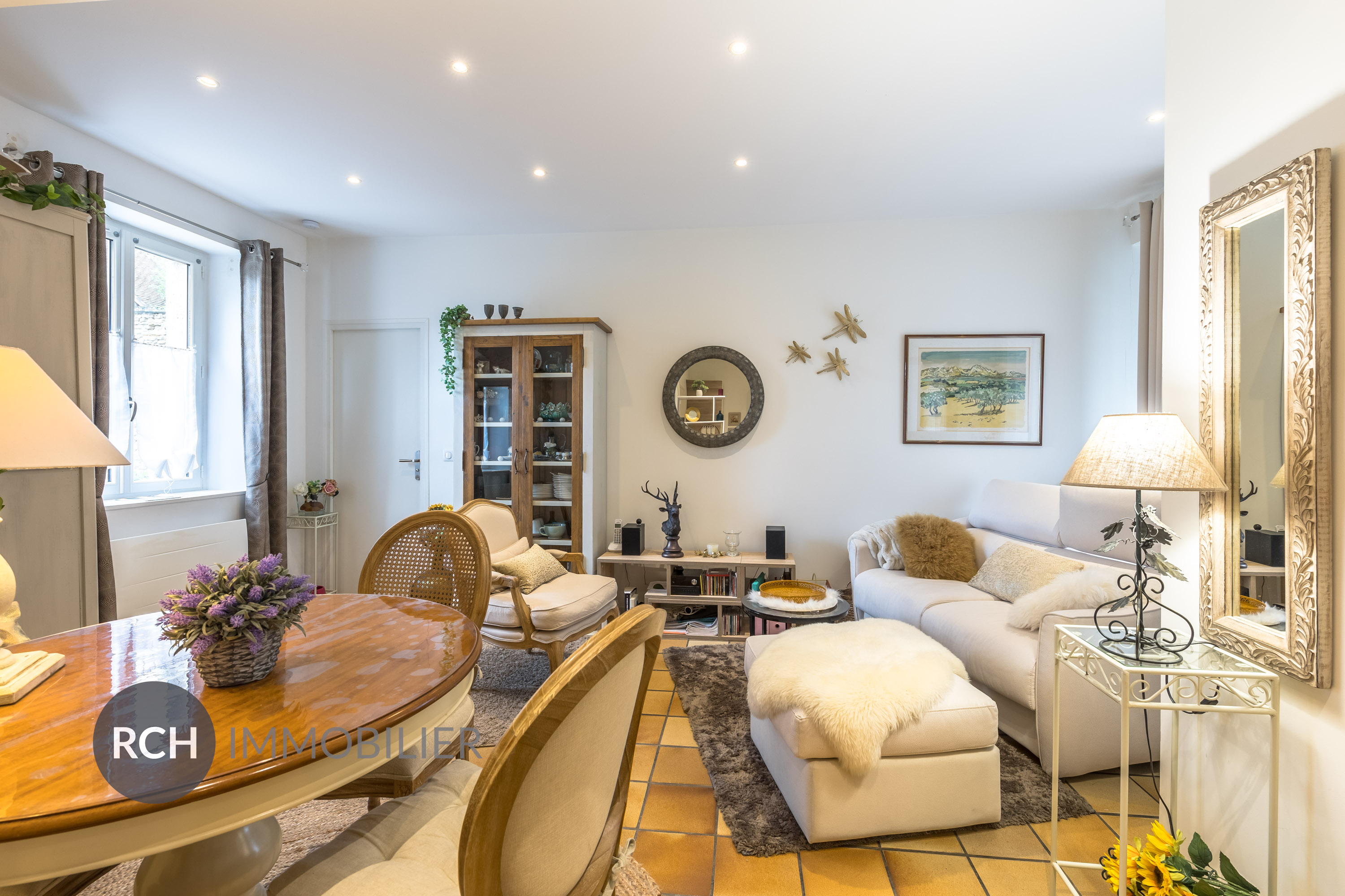 Photos du bien : Richebourg – Bel appartement rénové