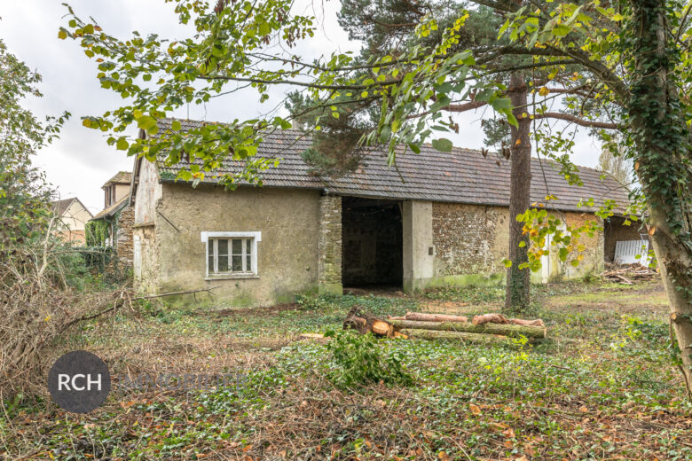 Photos du bien : Richebourg – Grange à aménager d’environ 215 m²