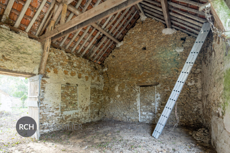 Photos du bien : Richebourg – Grange à aménager d’environ 215 m²
