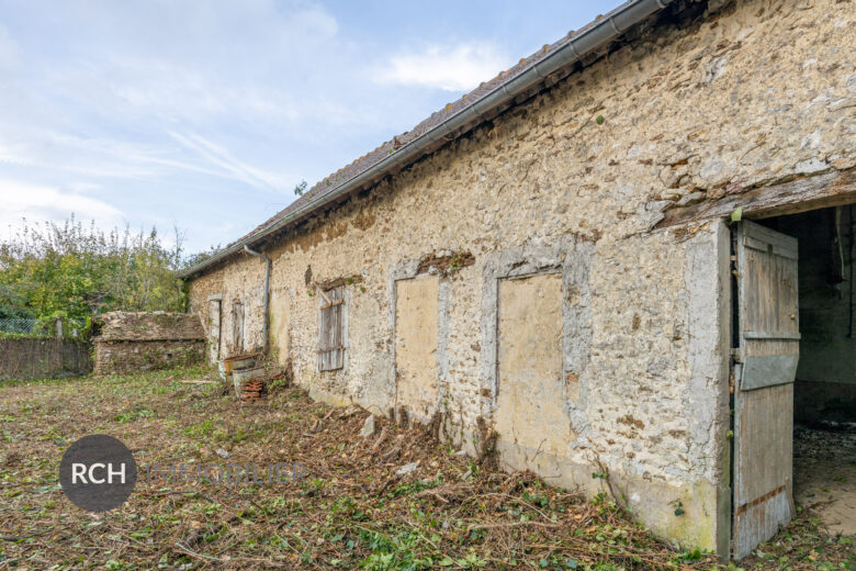 Photos du bien : Richebourg – Grange à aménager d’environ 215 m²