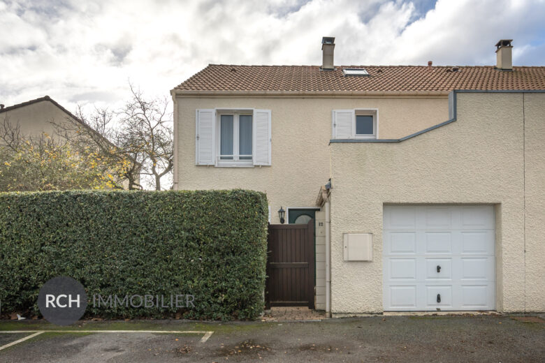 Photos du bien : Exclusivité – Elancourt – Maison au sein d’une résidence familiale avec toutes commodités à pied
