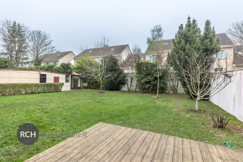 Photos du bien : Neauphle-le-château – Maison de plain-pied en centre-ville