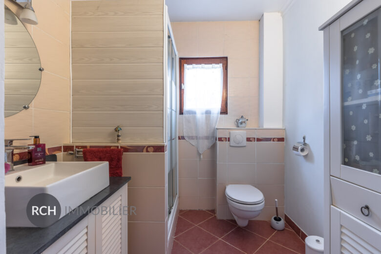 Photos du bien : Exclusivité – Saulx Marchais – Maison familiale avec dépendances sur un beau terrain arboré