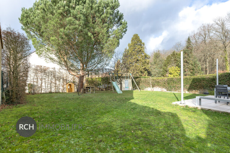 Photos du bien : Villiers-Saint-Frédéric – Maison traditionnelle avec joli jardin proche forêt