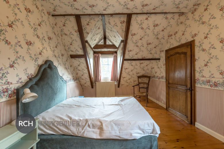 Photos du bien : Exclusivité – Bû – Charmante maison ancienne au coeur du village