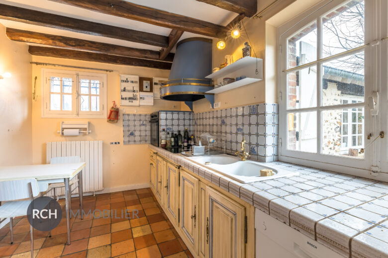 Photos du bien : Exclusivité – Bû – Charmante maison ancienne au coeur du village