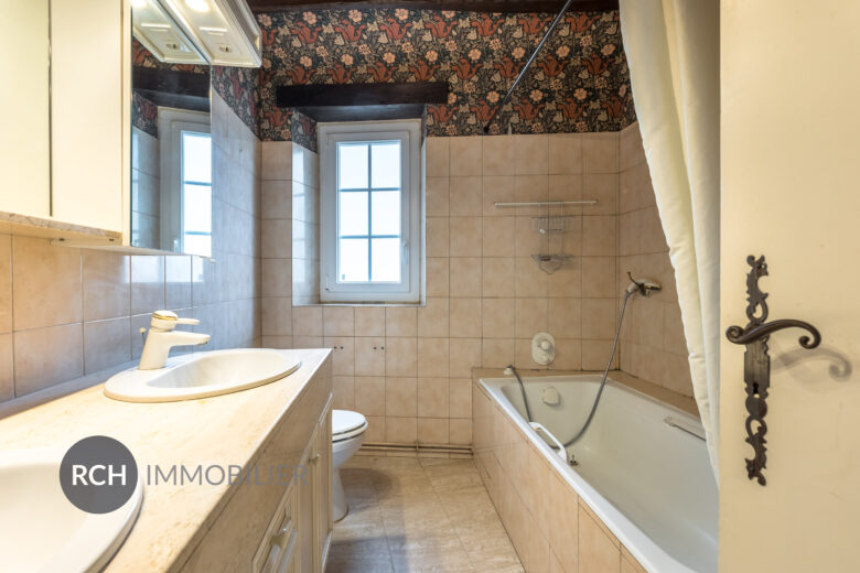 Photos du bien : Exclusivité – Bû – Charmante maison ancienne au coeur du village