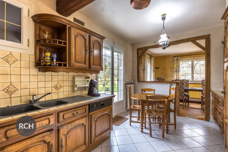 Photos du bien : Exclusivité – Richebourg – Maison familiale avec grand terrain dans un environnement préservé