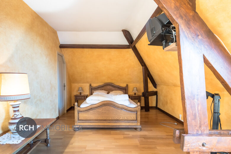 Photos du bien : Exclusivité – Richebourg – Maison familiale avec grand terrain dans un environnement préservé