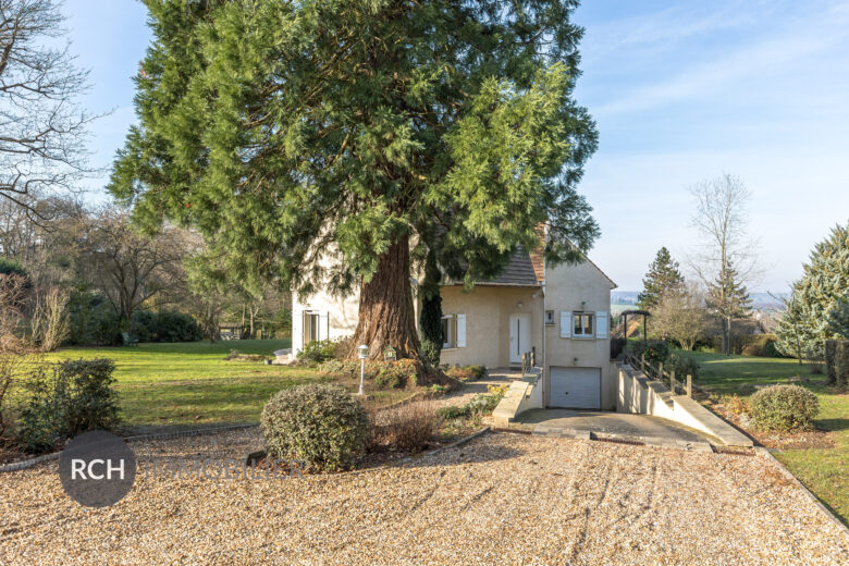 Photos du bien : Saint Rémy-l’Honoré – Grande maison familiale sur un beau terrain paysagé