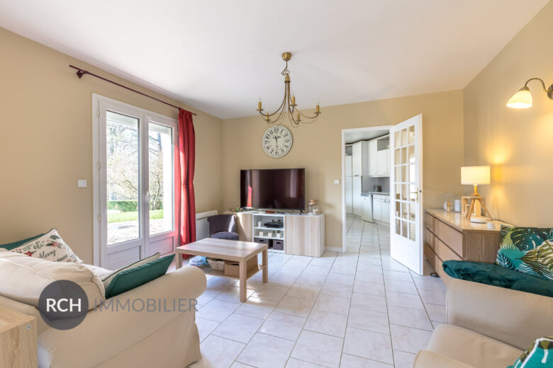 Photos du bien : Saint Rémy-l’Honoré – Grande maison familiale sur un beau terrain paysagé
