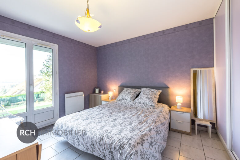 Photos du bien : Saint Rémy-l’Honoré – Grande maison familiale sur un beau terrain paysagé