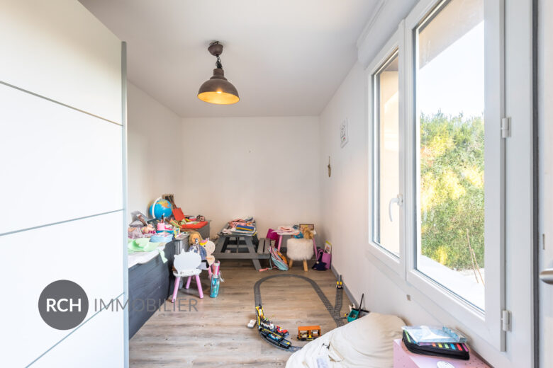 Photos du bien : Adainville – Maison sur sous-sol total avec écoles et forêt à pied