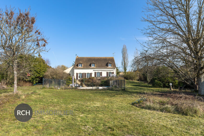 Photos du bien : Bourdonné – Grande maison traditionnelle et familiale avec piscine