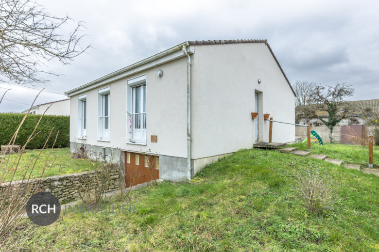 Photos du bien : Bourdonné – Maison de plain-pied dans un joli village