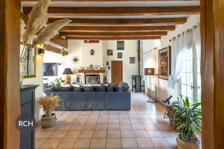 Photos du bien : Bourdonné – Grande maison traditionnelle et familiale avec piscine