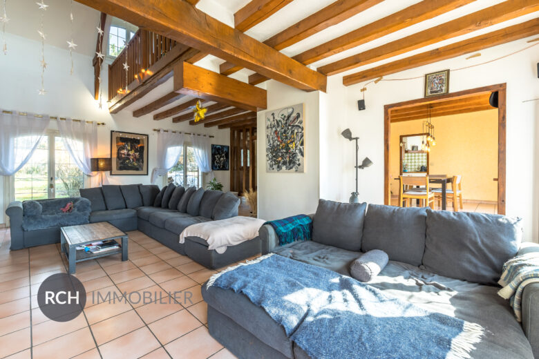 Photos du bien : Bourdonné – Grande maison traditionnelle et familiale avec piscine