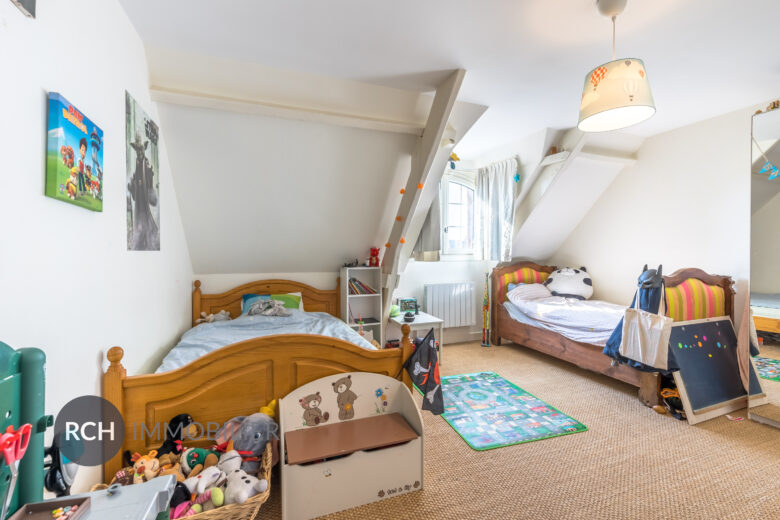 Photos du bien : Bourdonné – Grande maison traditionnelle et familiale avec piscine