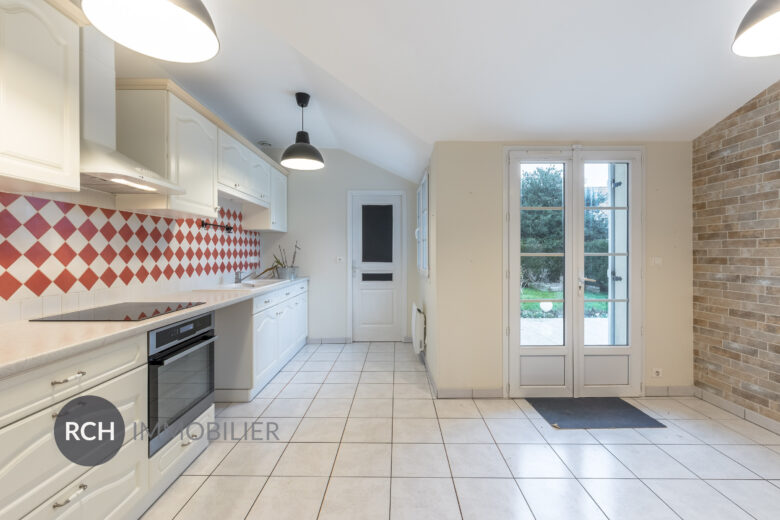 Photos du bien : Garancières – Maison coeur de ville avec grand jardin