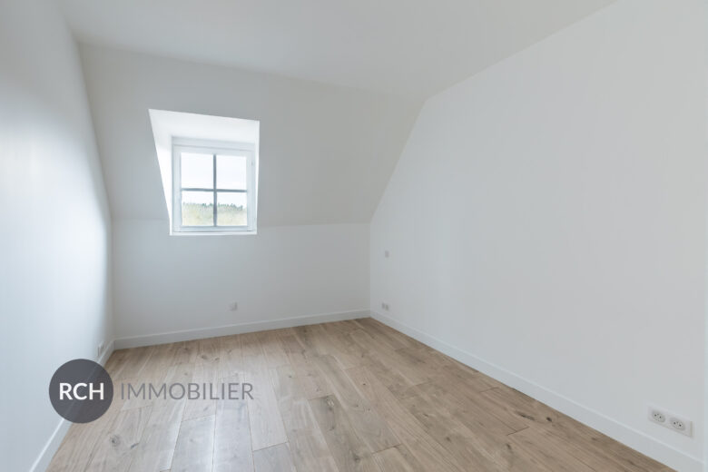 Photos du bien : Houdan – Beau duplex rénové en plein coeur de village avec garage