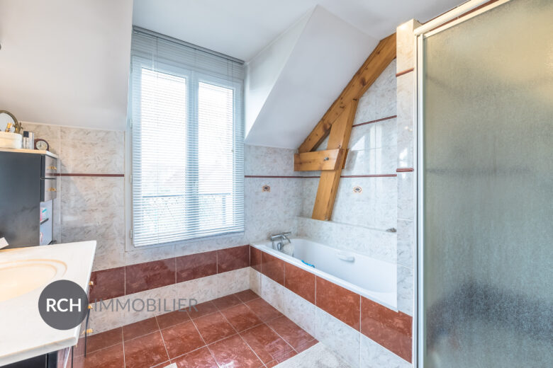 Photos du bien : Plaisir – Maison familiale proche forêt