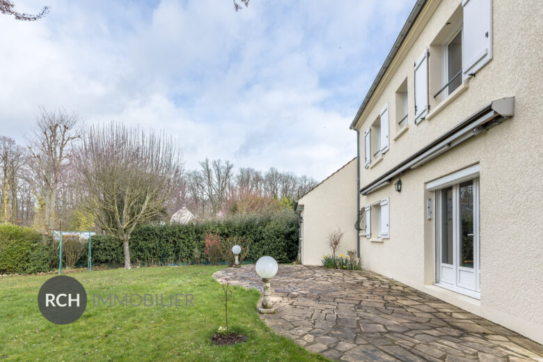 Photos du bien : Plaisir – Maison familiale proche forêt
