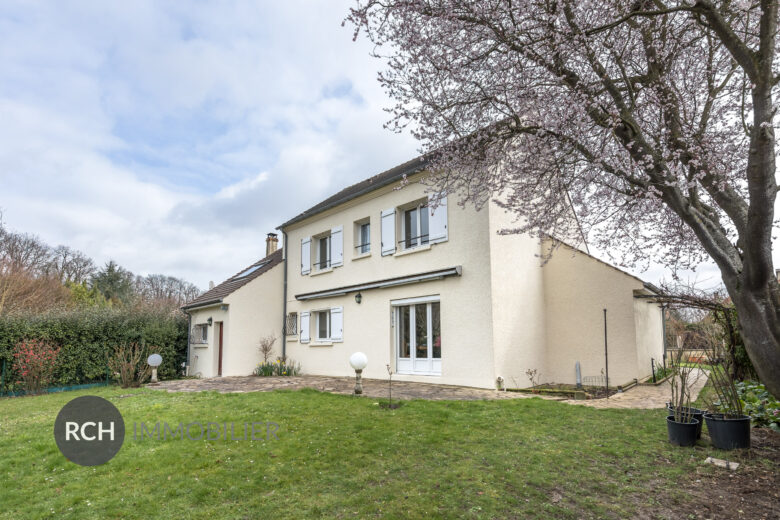 Photos du bien : Plaisir – Maison familiale proche forêt