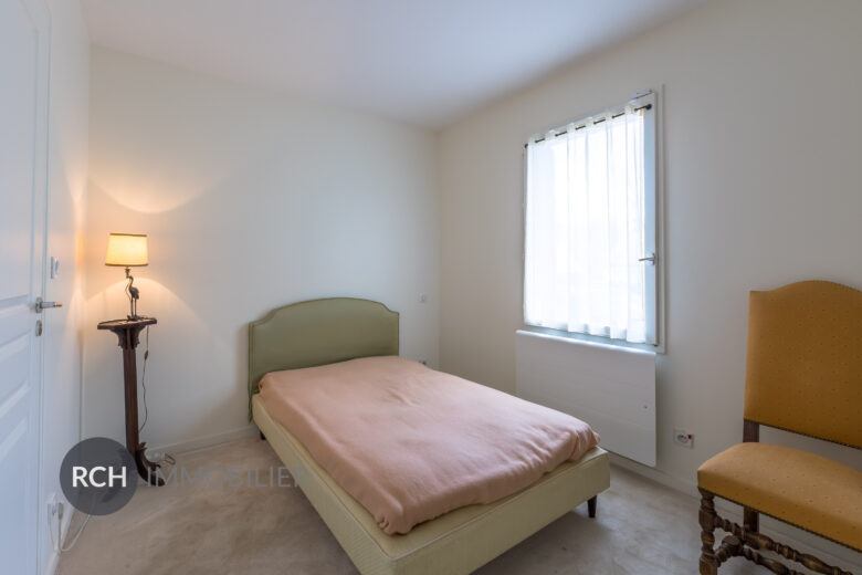 Photos du bien : Montfort l’Amaury Centre – Maison familiale avec très beau jardin