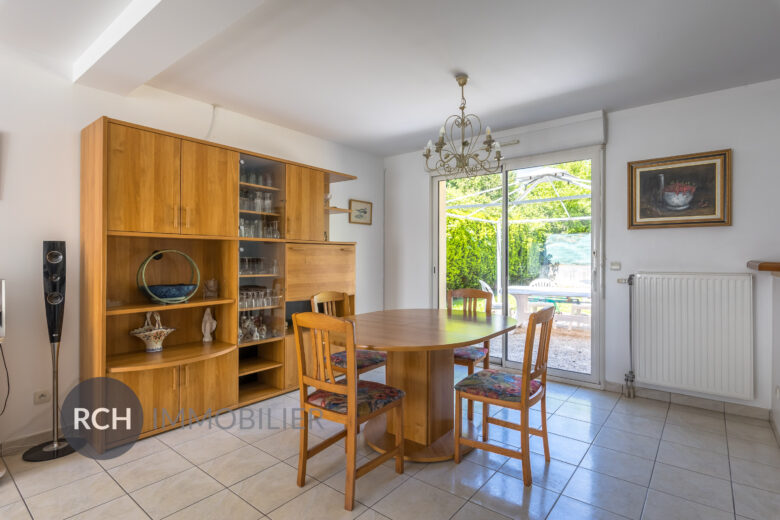 Photos du bien : Bazainville – Maison traditionnelle avec beau terrain