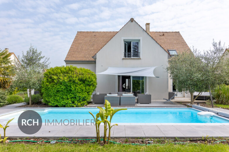 Photos du bien : Les Bréviaires – Maison moderne avec piscine chauffée