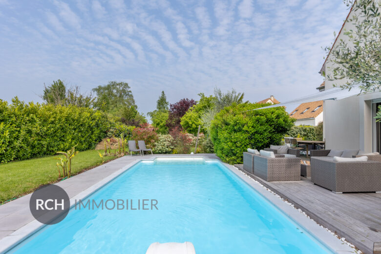 Photos du bien : Les Bréviaires – Maison moderne avec piscine chauffée