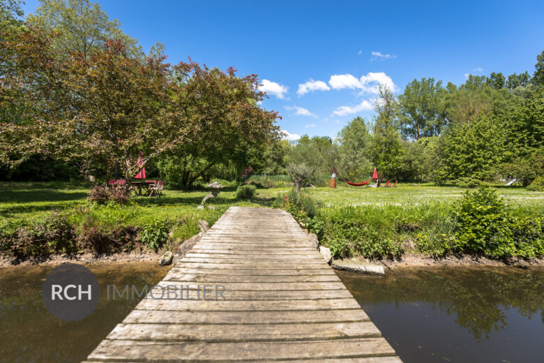Photos du bien : Anet – Maison bourgeoise avec dépendances dans un environnement bucolique