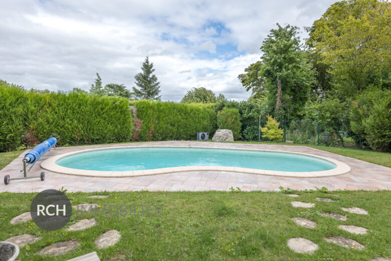 Photos du bien : Exclusivité – Méré – Jolie maison avec piscine chauffée à proximité des commerces