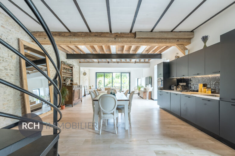 Photos du bien : Gambais – Charmante maison ancienne entièrement restaurée avec commerces à pied