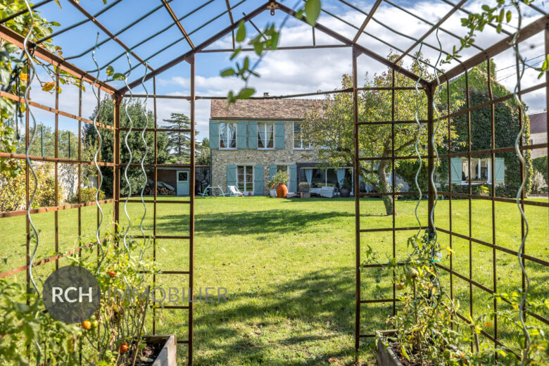 Photos du bien : Goupillières – Maison ancienne rénovée avec jardin clos de mur