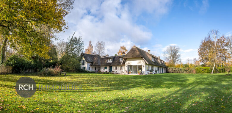 Photos du bien : Montfort-l’Amaury – Superbe chaumière entièrement rénovée avec maison d’amis, piscine et tennis