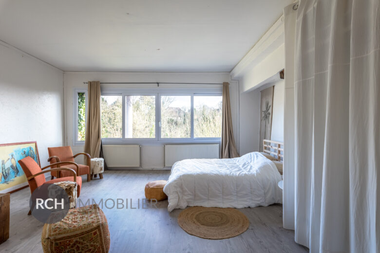 Photos du bien : Neauphle-le-Château – Charmant appartement T2 en duplex avec dépendance et jardin